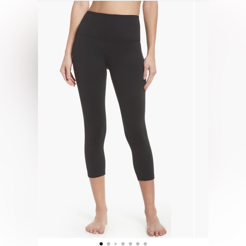 NWT Zella Live In High Waist Crop Leggings in size small